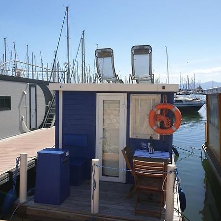 ホテル Houseboat カリアリ エクステリア 写真