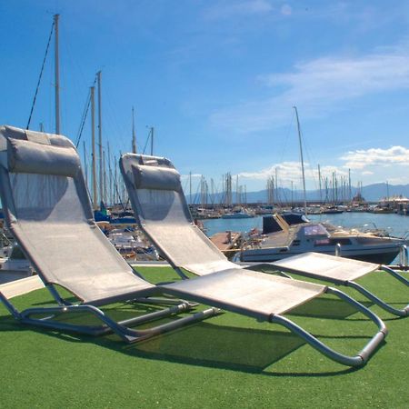ホテル Houseboat カリアリ エクステリア 写真