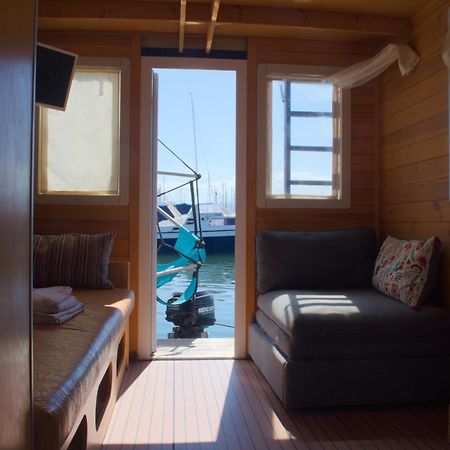 ホテル Houseboat カリアリ エクステリア 写真