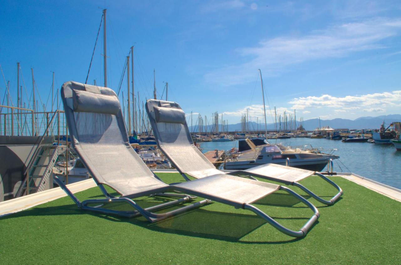 ホテル Houseboat カリアリ エクステリア 写真